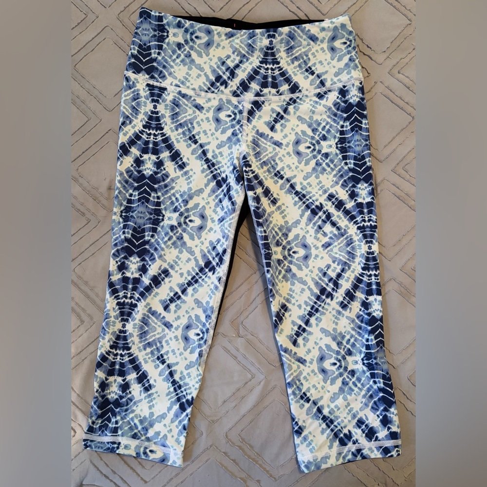 Victoria’s Secret VSX SPORT KNOCKOUT CROP 
SMALL
Back pocket